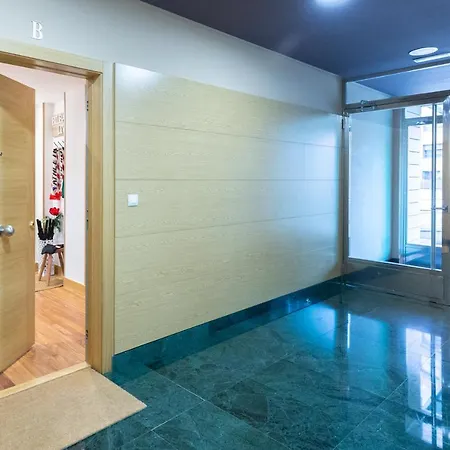 Unamuno By Living Бильбао